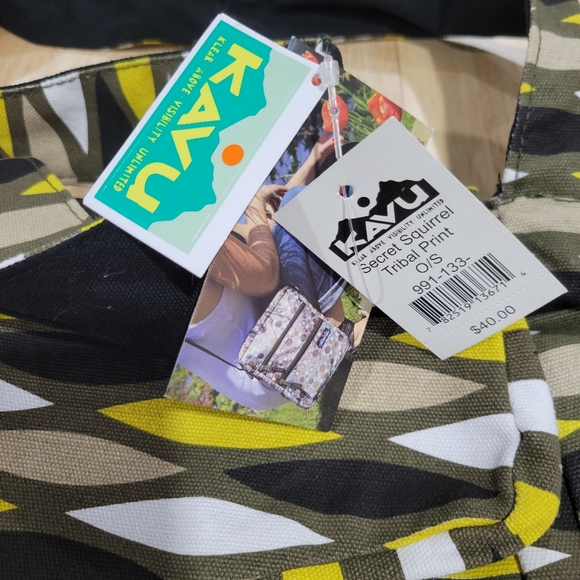 Kavu NWT Small Bag Crossbody or Shoulder - Picture 2 of 6